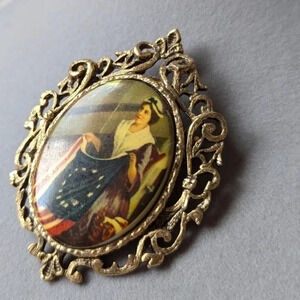 Betsy Ross Brooch Pendant- Ornate Brooch- American Flag- 13 colonies- costume